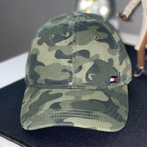 TOMMY HILFIGER MEN’S DAD HAT BILLY CORNER FLAG CAP